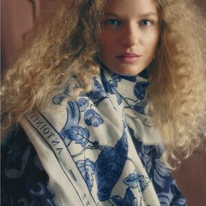 Sezane Pio Scarf- Antoinette Poisson